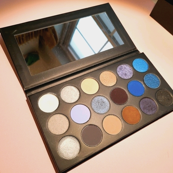 Morphe Artistry Palette 18A Blue Ya Away  Palette - Picture 3 of 11